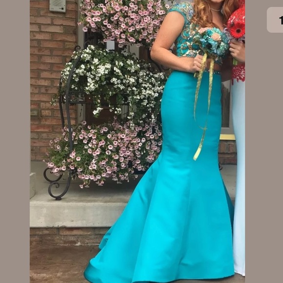 Sherri Hill dress size 4 - Picture 1 of 8